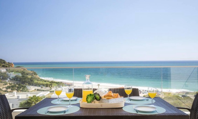 Porto de Mos Apartment | 150 m² Apartment ∙ 3 bedrooms ∙ 6 guests