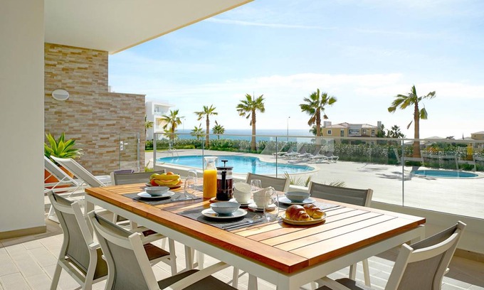 Porto de Mos Apartment | 150 m² Apartment ∙ 3 bedrooms ∙ 6 guests