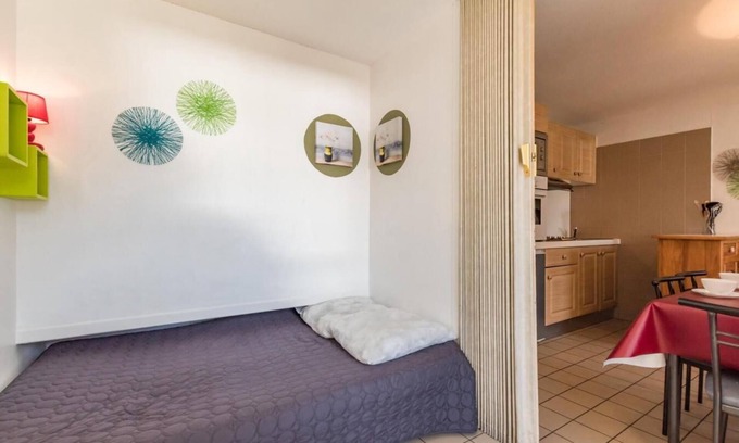 Briancon Apartment | 150m from ski slopes, 4th floor, balcony, parking, tv, 30m², Serre Chevalier