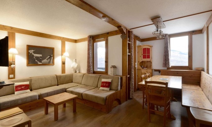 Montchavin Apartment | 150m from ski slopes, 1st floor, balcony, tv, ski locker, 76m², Montchavin La Plagne