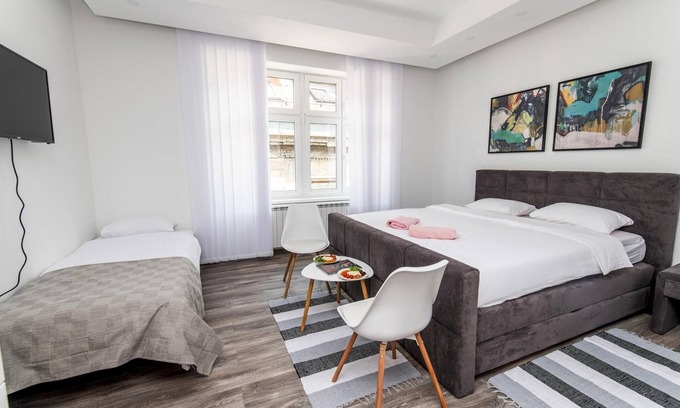Old Town Apartment | 150sqm Apartment with 4 units! GREAT FOR GROUPS