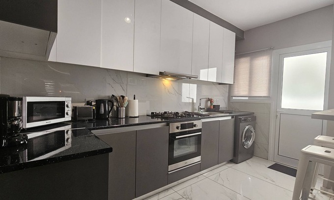 Lykabittos Apartment | 151 NIC - Stay Art Style Apartment