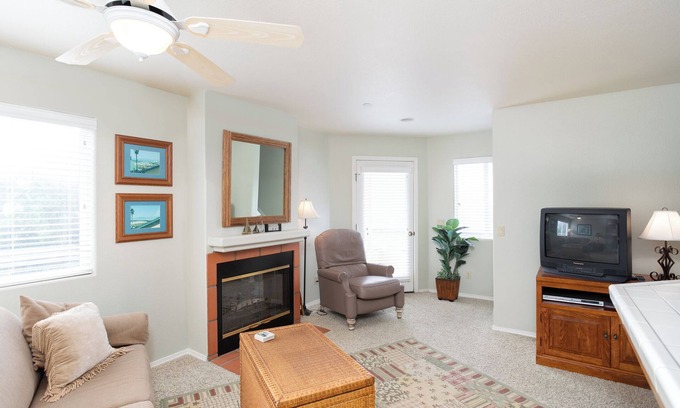 Downtown Condo | 157-2 Ocean View in Pismo Beach