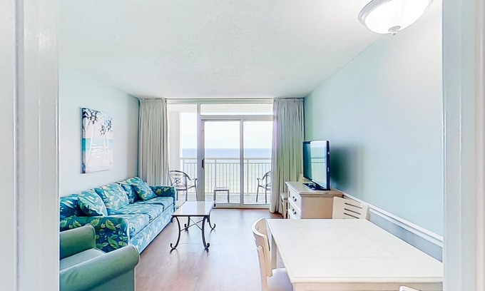Myrtle Beach Condo | 15th Floor Oceanfront Snowbird Friendly Condo w/ Shared Hot Tub/Pool, WiFi, AC