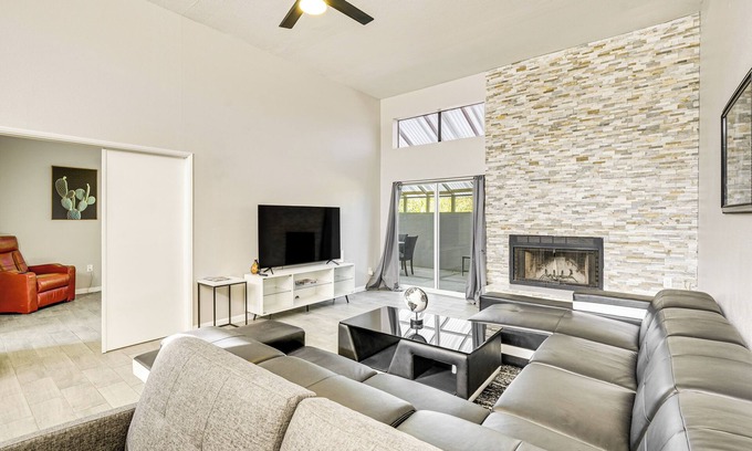 Paradise Valley Village House | 16 Mi to Dtwn Phoenix: Home w/Patio & Fireplace!