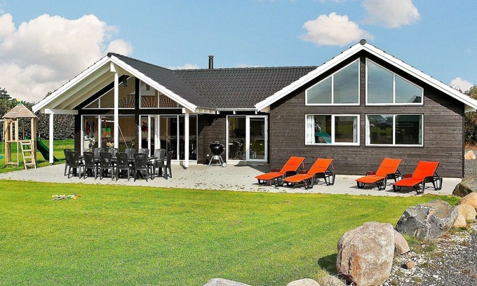 Skastrup House | 16 person holiday home in Bogense