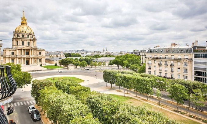 Quartier de l'Ecole-Militaire Apartment | 160M2 EXCEPTIONAL HOME IN THE LINE OF AVE DE BRETEUIL &INVALIDES CATHEDRAL