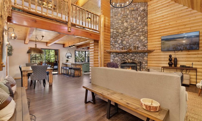 Evergreen Estates Cabin | 165 m² Cabin ∙ 3 bedrooms ∙ 6 guests