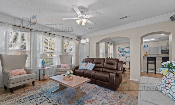 Gulfport Boat Rental | 1701V Short walk to the beach