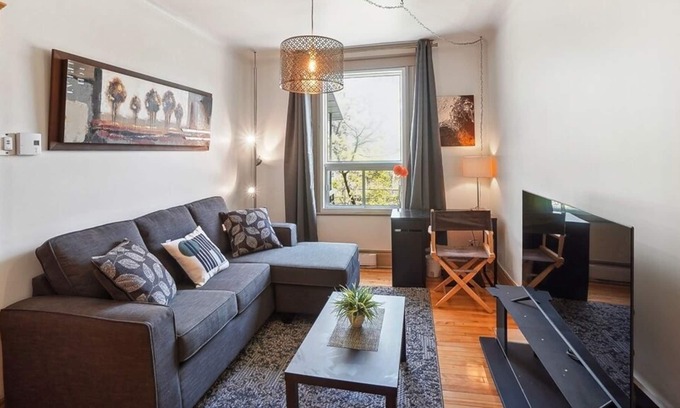 La Petite-Patrie Apartment | #171 Charming and Tastefully Furnished with 2 balconies