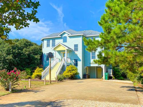 Corolla House | 1710 - Sea the Green