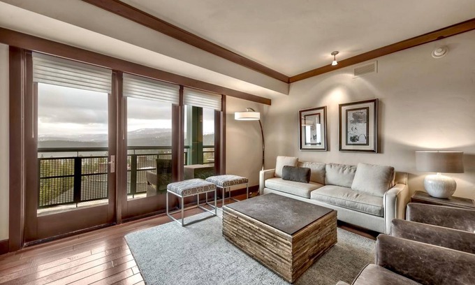 Truckee Condo | 177 m² Condo ∙ 3 bedrooms ∙ 6 guests