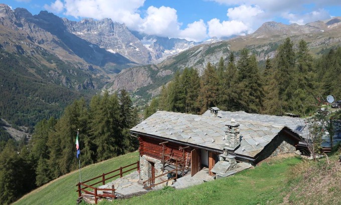 Valtournenche Apartment | 18 m² Apartment ∙ 1 bedroom ∙ 2 guests