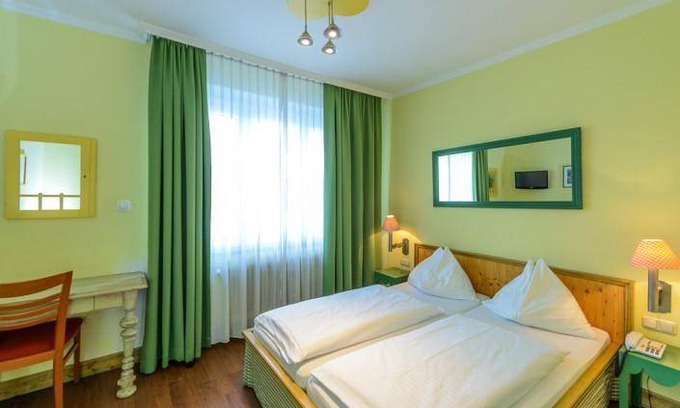 Itzling Hotel | 18 m² Hotel ∙ 1 bedroom ∙ 2 guests