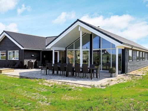 Klegod Strand House | 18 person holiday home in Ringkøbing