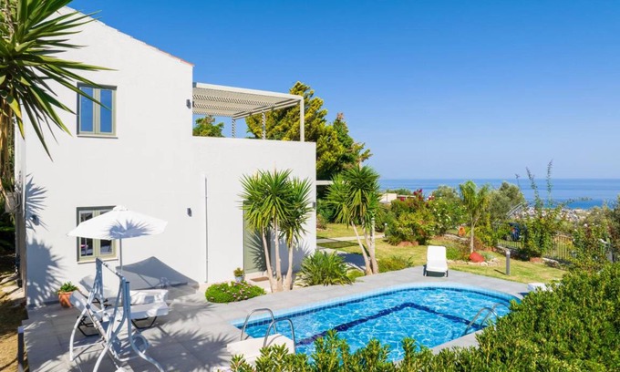 Maroulas Villa | 180 m² Villa ∙ 2 bedrooms ∙ 6 guests