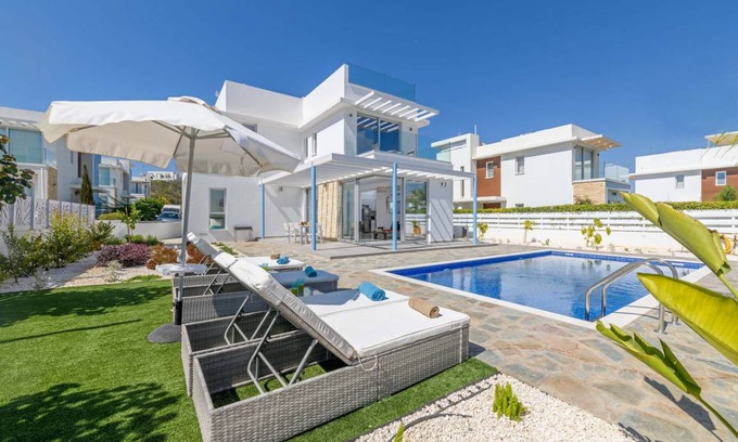 Protaras Villa | 180 m² Villa ∙ 3 bedrooms ∙ 6 guests