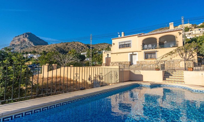 Javea Villa | 180 m² Villa ∙ 3 bedrooms ∙ 6 guests