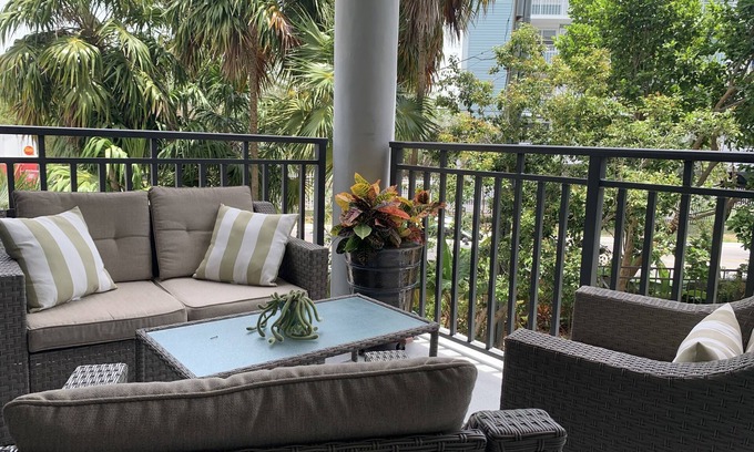 Key West Condo | 1800 Atlantic Condo in Key West – Stylish 2BR with Pool, Tennis & Beach