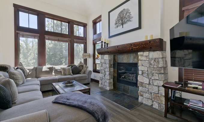 Mammoth Lakes Condo | 185 m² Condo ∙ 3 bedrooms ∙ 10 guests