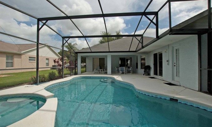 Greater Groves House | 188 m² House ∙ 4 bedrooms ∙ 10 guests