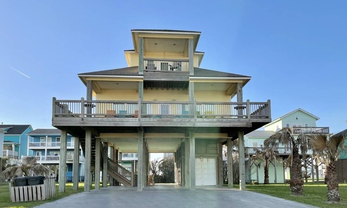 Port Bolivar House | 188 m² House ∙ 4 bedrooms ∙ 14 guests