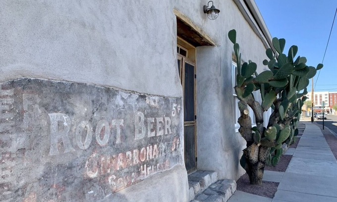 Barrio Viejo House | 1890's Rootbeer Adobe House