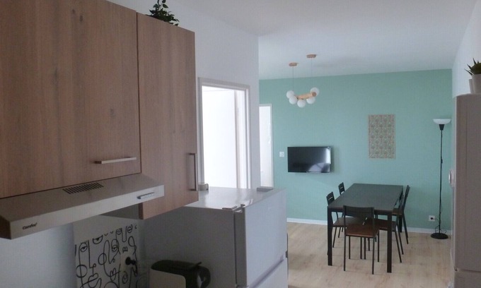 Chasseneuil-du-Poitou Apartment | 18moliere fr 5 pers. sheets, towels & cleaning included