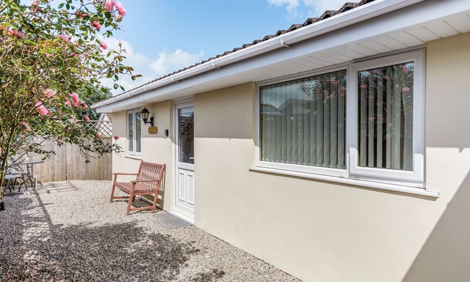 Boscundle Cottage | 19 CORMORANT DRIVE (THE ANNEXE), with a garden in St. Austell