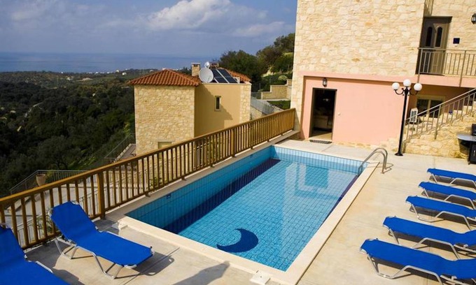 Adele House | 190 m² House ∙ 5 bedrooms ∙ 10 guests