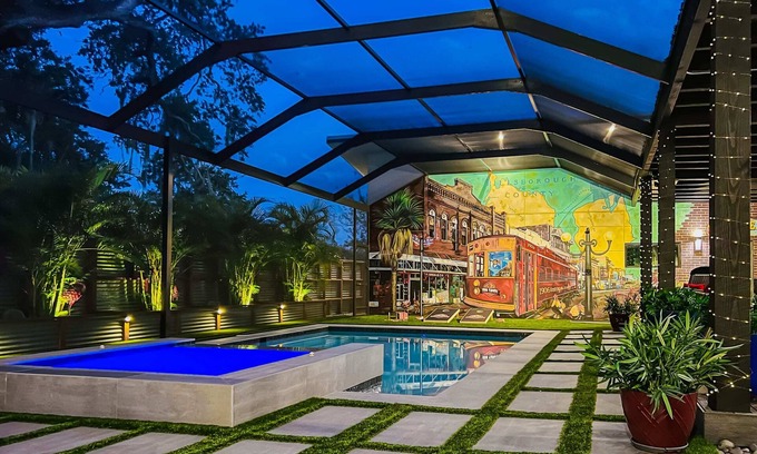 North Hyde Park House | 1906 Tampa - Modern City Oasis w/Industrial Vibe