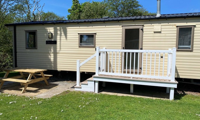Rhyd-y-clafdy Cottage | 191 SNOWDONIA VIEW, pet friendly, with a garden in Chwilog