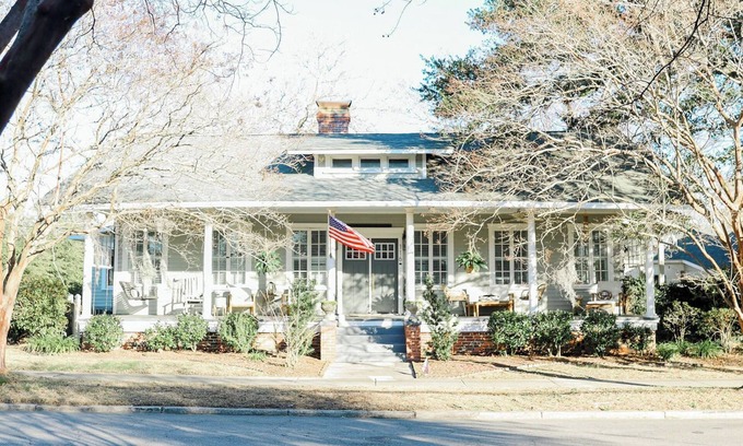 Wilmington House | 1916 Coastal Grandmother & modern ADU with firepit