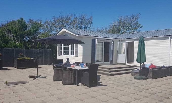 Petten Ski Chalet | 198. Mooi ruim,sfeervol en kleurrijk chalet aan de Noord-Hollandse kust