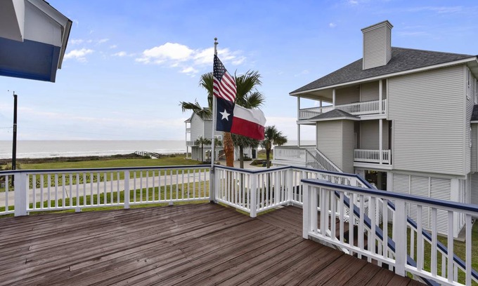 Hershey Beach House | 199 m² House ∙ 4 bedrooms ∙ 12 guests
