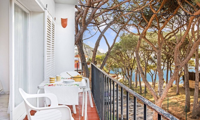 Palafrugell Apartment | 1ANC 10 - Basic 1 bedroom apartment located very close to the beach of Llafranc