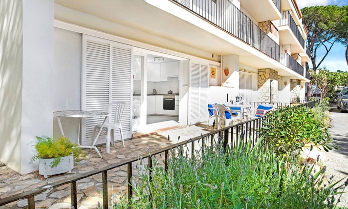 Palafrugell Apartment | 1ANC 13B - Basic 1 bedroom apartment located very close to the beach of Llafranc
