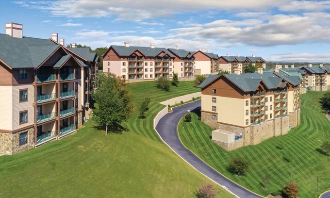 Sevierville Resort | 1Bed/1Bath - Smoky Mountains Retreat! Stunning Views, Pools, and More!