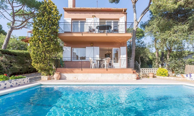 Calella de Palafrugell Villa | 1BENETPL - House divided into 3 totally independent apartments with shared pool just 1 km from the beach of Calella de Palafrugell