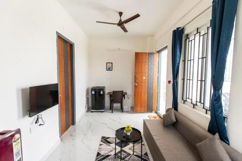 Agara Apartment | 1BHK 2km From Hosa Road Metro with lift 601