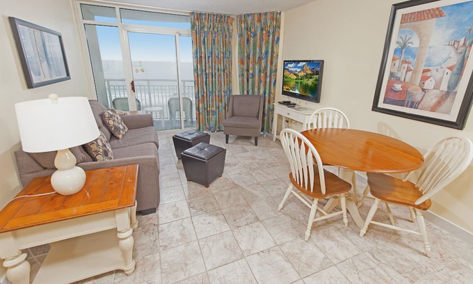 Myrtle Beach Apartment | 1BR/1BA Oceanfront condo w/Kitchen & Balcony in Center of MB, #603