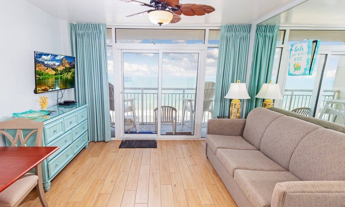Myrtle Beach Condo | 1BR/1BA Oceanfront condo w/Kitchen & Balcony in Center of MB, #955