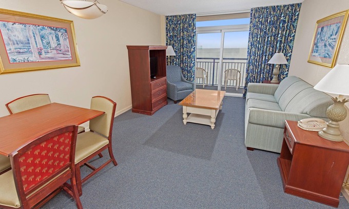 Myrtle Beach Condo | 1BR/1BA Oceanfront condo w/Kitchen & Balcony in Center of MB, #1355