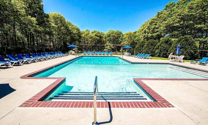 Sandalwood Village Condo | 1BR Condo w/Balcony in Mashpee, MA