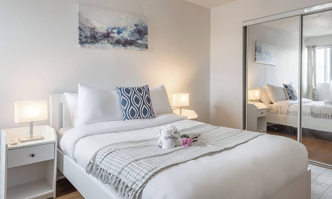 Quartier des Spectacles Apartment | 1BR Downtown MTL | Old Port