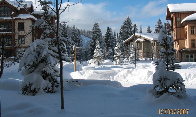 Salt Lake Mountain Resorts Condo | 1BR Executive Suite in Solitude Village - 300 steps to chairlifts - upgraded