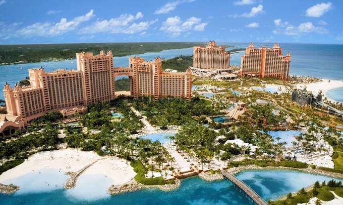 Paradise Island Apartment | 1BR Oceanfront Topaz Suite – The Reef Atlantis, Full Kitchen & Balcony Sleeps 5