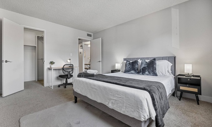 Mesa Apartment | 1BR/Pool/Gym/1 Mi To Banner Hospital