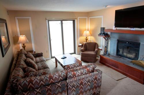 Ludlow Apartment | 1Br Ski-in, Ski-Out at Okemo Mountain Lodge condo