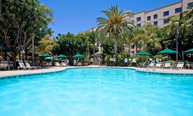 Anaheim Resort Resort | 1BR Suite w/Kitchen just 2 Miles from Disney Resort - Pets are Welcome